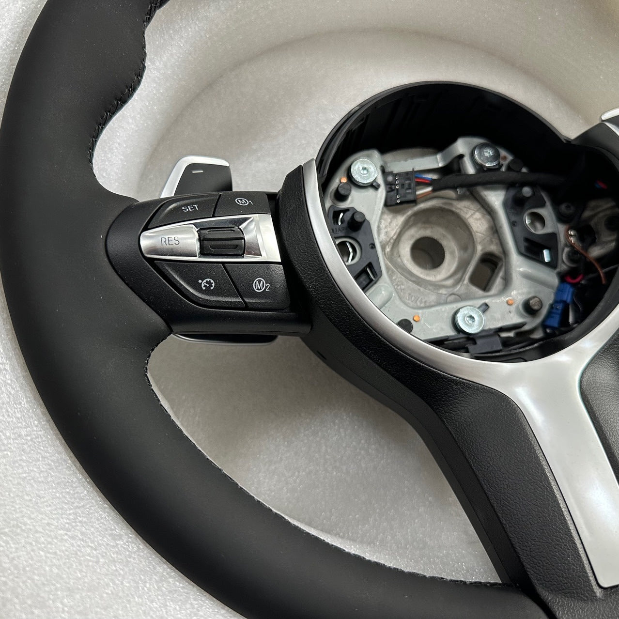 BMW 35 Series X1X5X6X328M3M6 T-back Steering Wheel Assembly Modified Leather Carbon Fiber Cover
