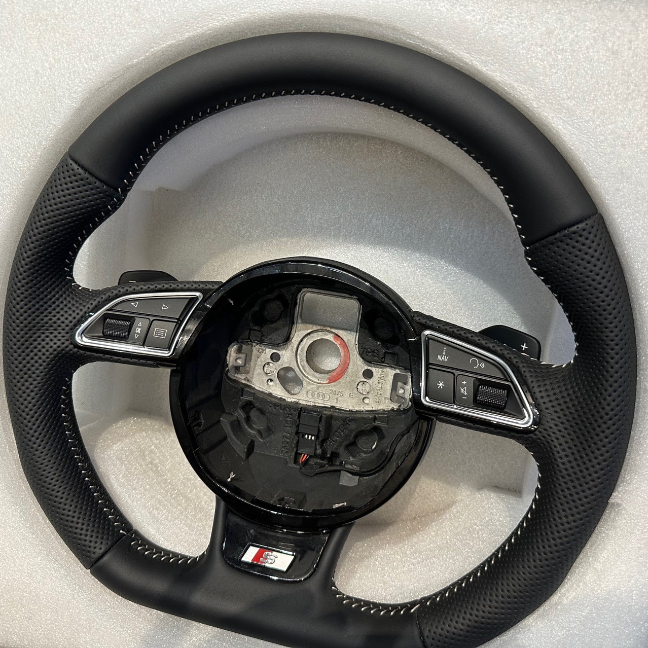 Flat Bottom Multi-function Steering Wheel Assembly Applicable To Audi A6l A4L Q5 A5A7 Q7A8 Old Model Modified Into New