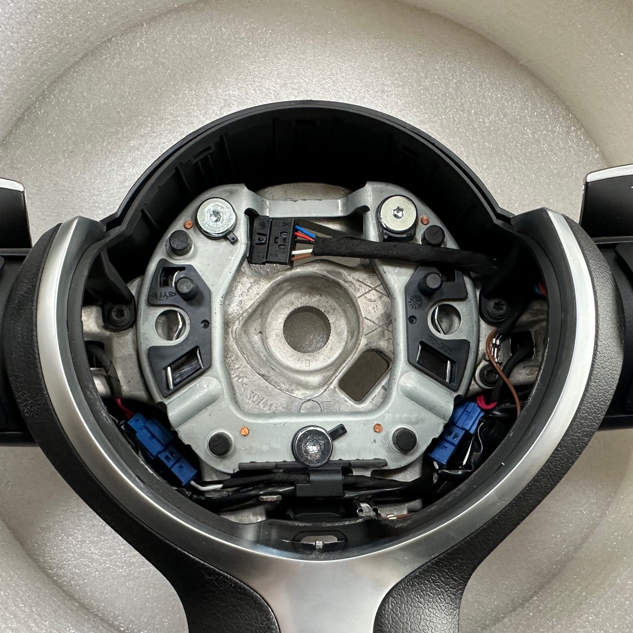 BMW 35 Series X1X5X6X328M3M6 T-back Steering Wheel Assembly Modified Leather Carbon Fiber Cover