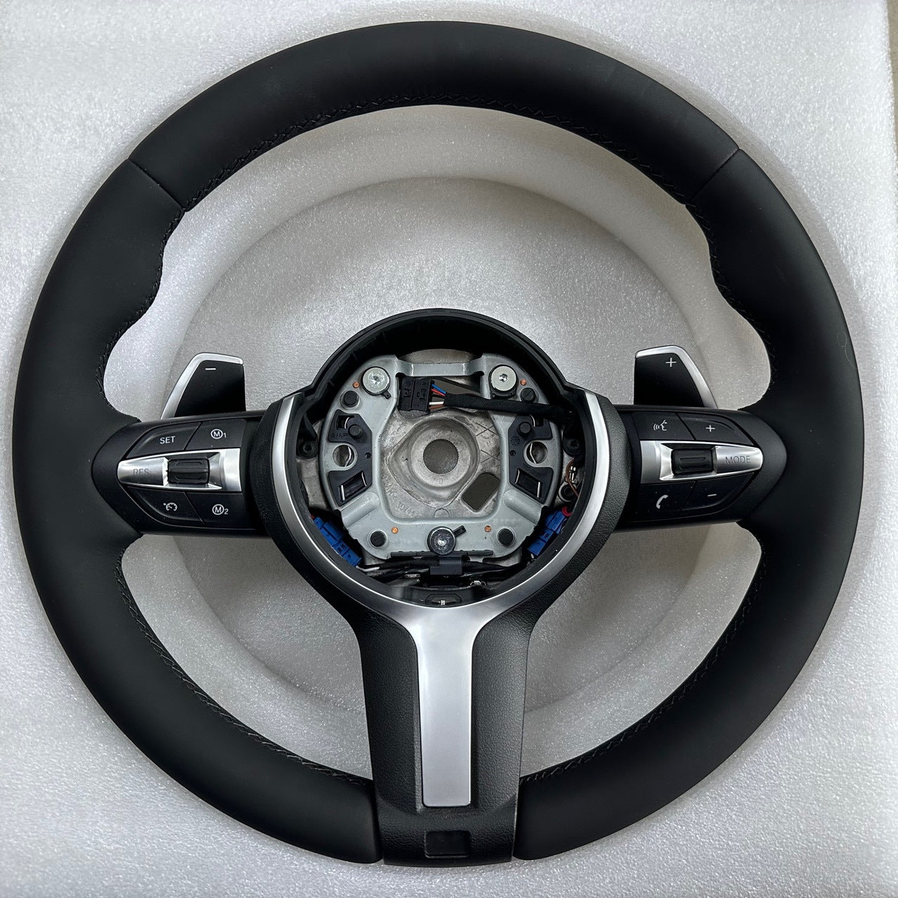 BMW 35 Series X1X5X6X328M3M6 T-back Steering Wheel Assembly Modified Leather Carbon Fiber Cover